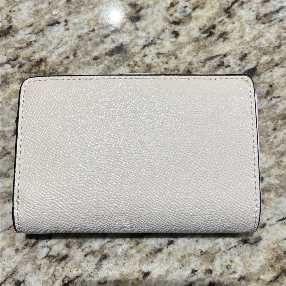 NWOT Coach | Medium Corner Zip Around Wallet | Chalk | F11484 - Picture 2 of 6